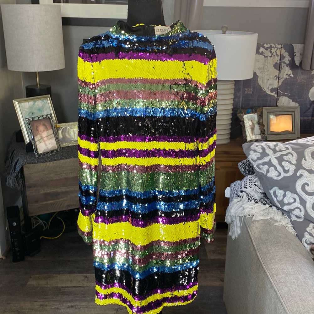 This is a club L London size small